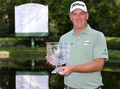 hoge edges liv s bubba in par 3 contest win