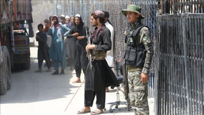 some afghans flee some return to homeland in hope of peace some afghans flee some return to homeland in hope of peace