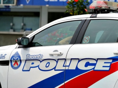 police search for suspect after hate graffiti painted on toronto mosque