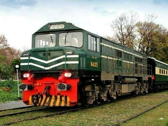 sukkur express derails near kotril railway station sukkur express derails near kotril railway station