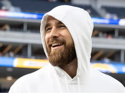 travis kelce criticised for bold pre game outfit as chiefs face eagles at arrowhead