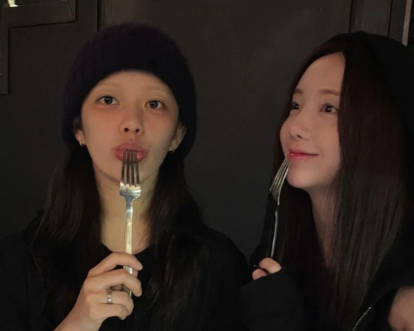 parasite actress jung ji so shares updates on instagram