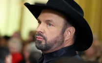 garth brooks cancels november concert after 90 000 ticket queue is flooded with bots