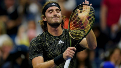 tsitsipas rolls after another long us open toilet break tsitsipas rolls after another long us open toilet break