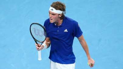 tsitsipas in pain but hopes to be fit for australian open tsitsipas in pain but hopes to be fit for australian open