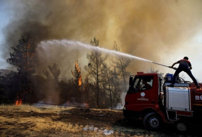 death toll in turkey wildfires rises to eight coastal resorts affected death toll in turkey wildfires rises to eight coastal resorts affected