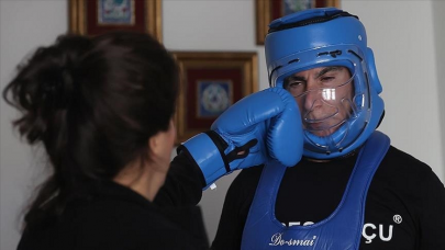 watch turkish man earns living by getting beaten up