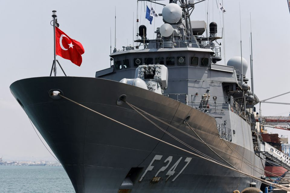 Photo of Turkish warship docks in Israel as bilateral ties warm