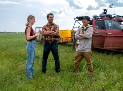 steven spielberg s note removed the kiss scene from twisters steven spielberg s note removed the kiss scene from twisters