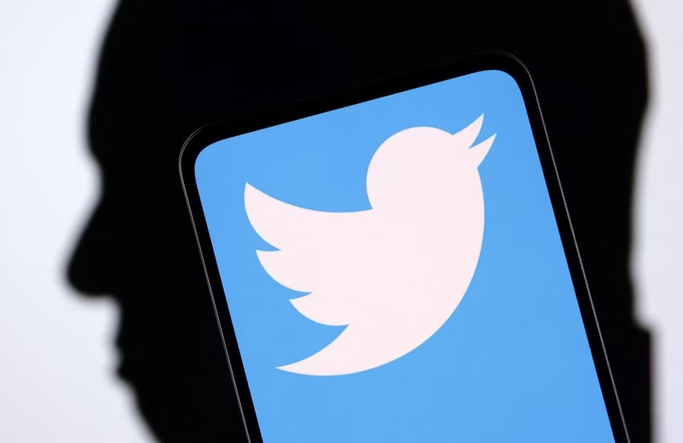 Twitter alleges “unauthorized” data usage by Microsoft