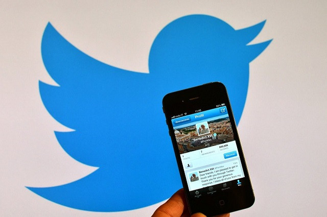 Photo of Twitter back up for many users after global outage