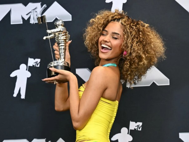 Do2dtun Critiques Tyla's VMA Acceptance Speech