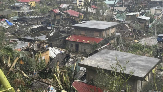 man yi weakens as it crosses philippines island man yi weakens as it crosses philippines island
