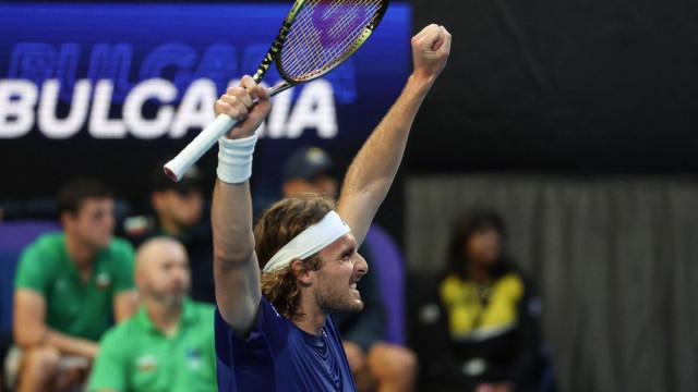 tsitsipas battles past dimitrov at united cup tsitsipas battles past dimitrov at united cup