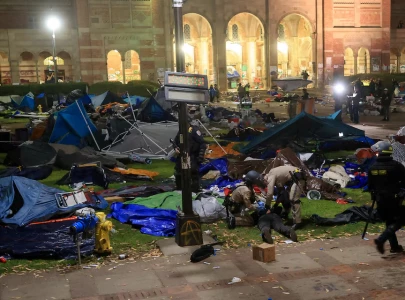 police flatten pro palestinian camp at ucla arrest protesters police flatten pro palestinian camp at ucla arrest protesters