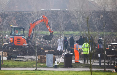 anger and grief as united kingdom s covid 19 death toll nears 100 000 anger and grief as united kingdom s covid 19 death toll nears 100 000