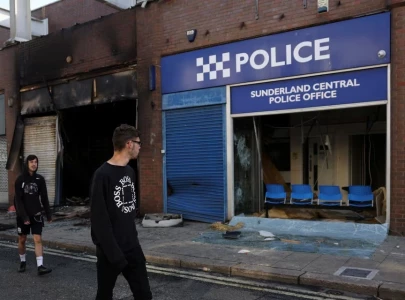 police on standby as uk braces for far right riots police on standby as uk braces for far right riots