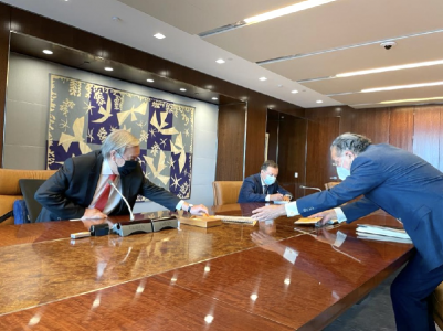 pakistan hands dossier on indian terrorism to un chief pakistan hands dossier on indian terrorism to un chief