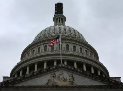 us house passes spending bill to avert government shutdown