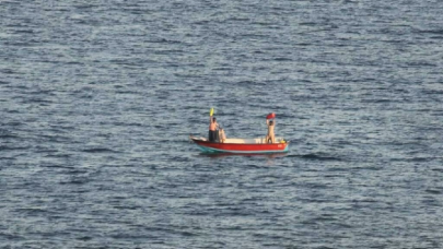 us navy rescues iranian seamen adrift in gulf for 8 days