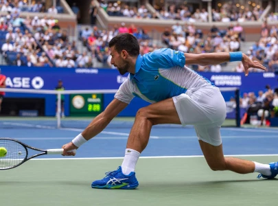 record setting djokovic gauff steam into semis