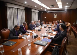 us envoy pakistan officials discuss afghan taliban ban on women us envoy pakistan officials discuss afghan taliban ban on women