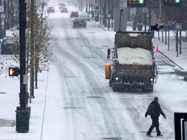 snow storm at cincinnati ohio on january 5 2025 photo reuters snow storm at cincinnati ohio on january 5 2025 photo reuters