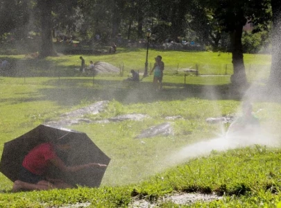 scorching heat wave bakes us as heat index soars past 100 degrees fahrenheit scorching heat wave bakes us as heat index soars past 100 degrees fahrenheit