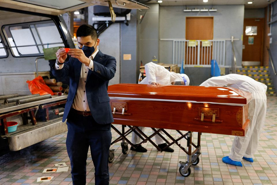 Photo of 'So many bodies piled up': Hong Kong funeral services overwhelmed by COVID