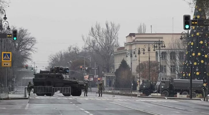 kazakh service members stand guard at a checkpoint following the protests triggered by fuel price increase in almaty kazakhstan january 7 2022 photo reuters kazakh service members stand guard at a checkpoint following the protests triggered by fuel price increase in almaty kazakhstan january 7 2022 photo reuters