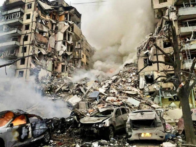 five killed as russian missile hits apartment block in ukraine s dnipro