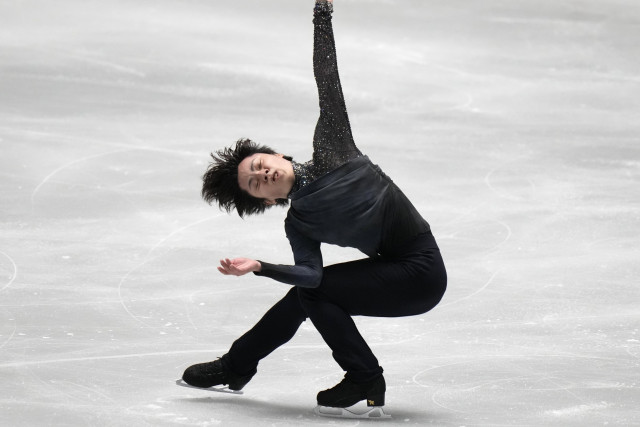 japan s uno back on top after nhk trophy win
