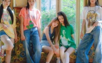 newjeans introduces themselves individually avoids group name amid contract dispute