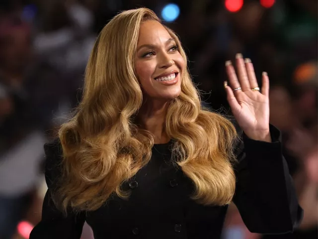 beyonc donates 100k to houston law center amid jay z s legal challenges