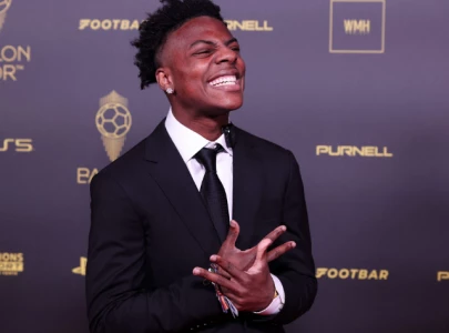 ishowspeed shocked that people try to make money off fortnite so they can eat sends kfc to player