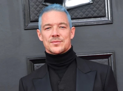 diplo starts 2025 on a high note admits to being on lsd during cnn s new year s eve special