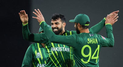 pakistan keep slim world cup hopes alive with south africa win pakistan keep slim world cup hopes alive with south africa win