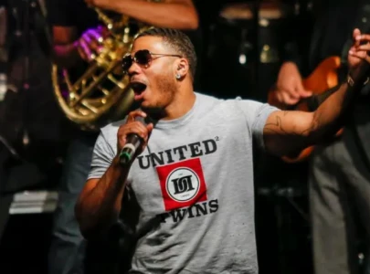 nelly s hot in herre lyrics used by uaw president at dnc to roast trump