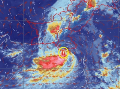 at least two people killed as strong winds lash karachi amid cyclone