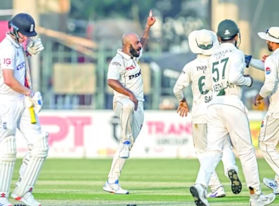 victory at last pakistan end home losing streak with 152 run win over england