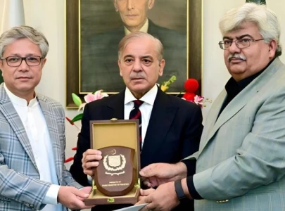 pm shehbaz awards rs5m to fbr officer for exposing major tax fraud
