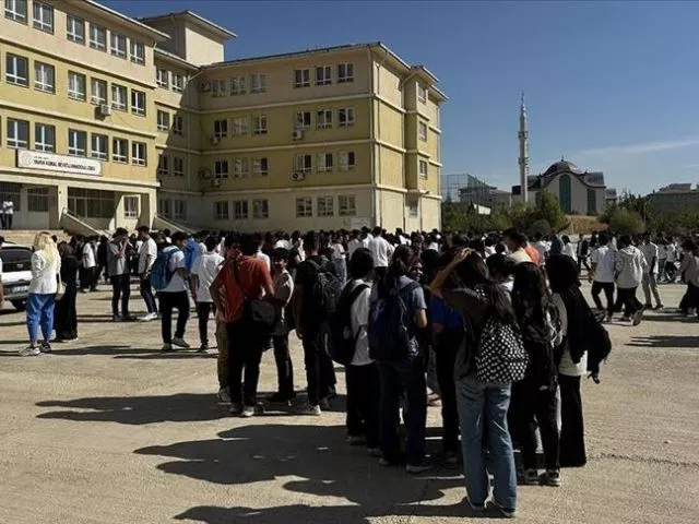 earthquake hits southeastern turkiye tremors felt in syria