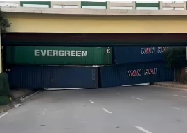 twin cities paralysed as government and pti gear up for confrontational power show