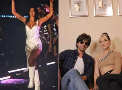 watch dua lipa performs mashup of levitating x srk s woh ladki