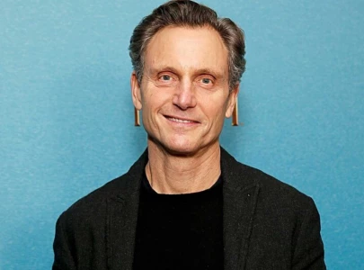 scandal star tony goldwyn shows support for kamala harris at 2024 dnc in chicago