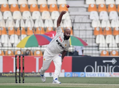sajid khan is first spinner to take 10 wickets in a test