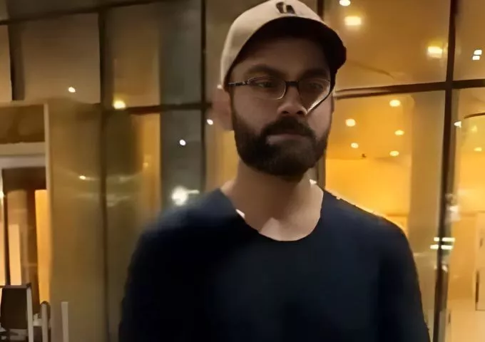 virat kohli arrived in mumbai ahead of test series against new zealand