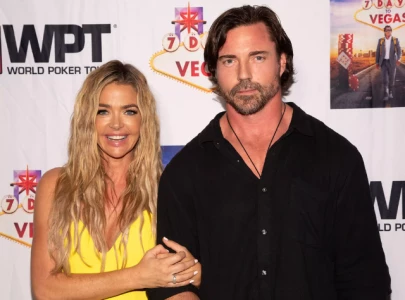 denise richards husband aaron phypers files for divorce