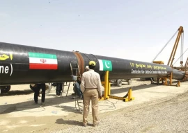 us warns pakistan of potential consequences over gas pipeline project with iran