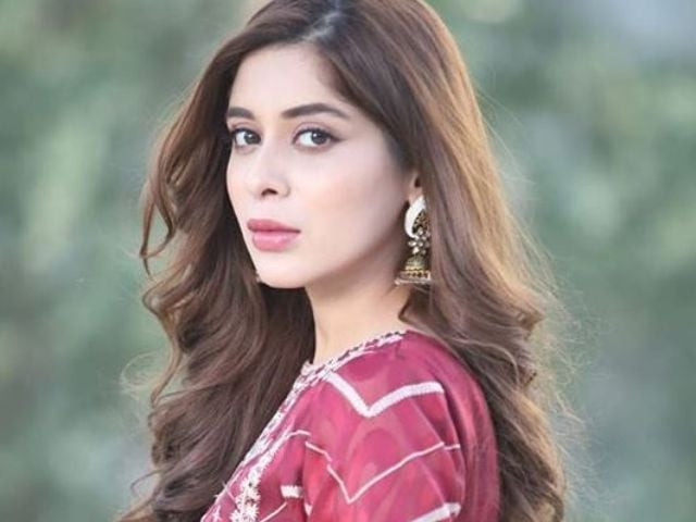 azekah daniel talks leaving being airhostess for acting